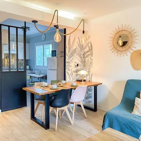 Joli T2 A Deux Pas Des Plages Six-fours Apartment